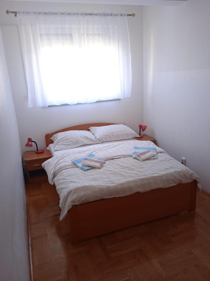 Apartment Luka With Balcony, Sea View And Free Parking Šibenik Exteriér fotografie